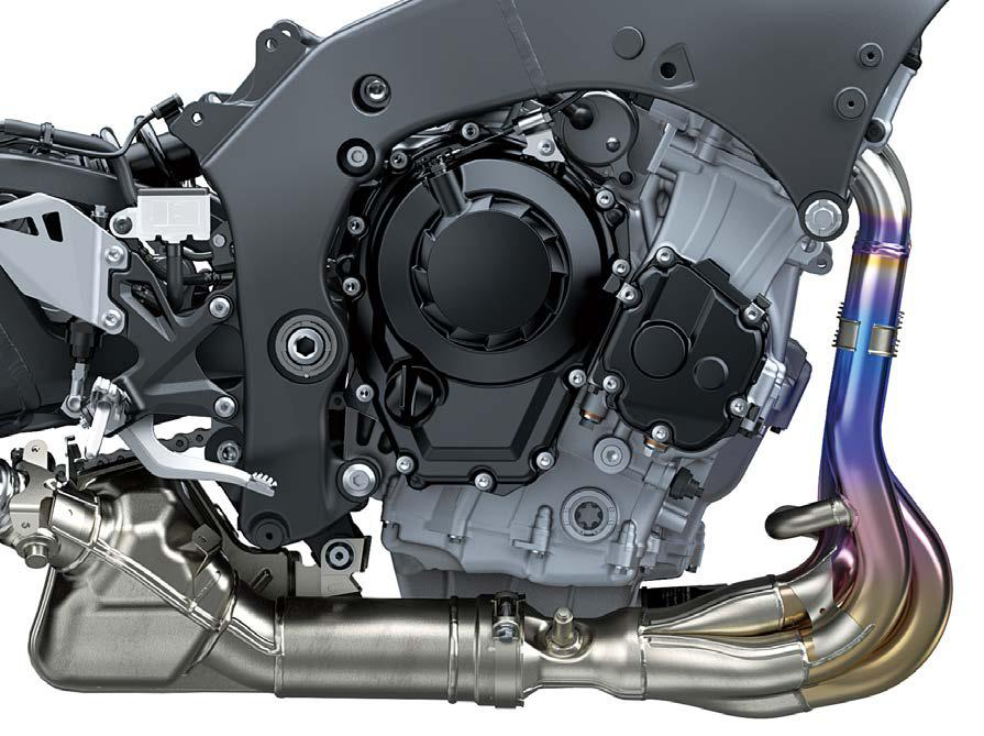 Powerful 998 cm3 Liquid-Cooled, 4-Stroke In-Line Four